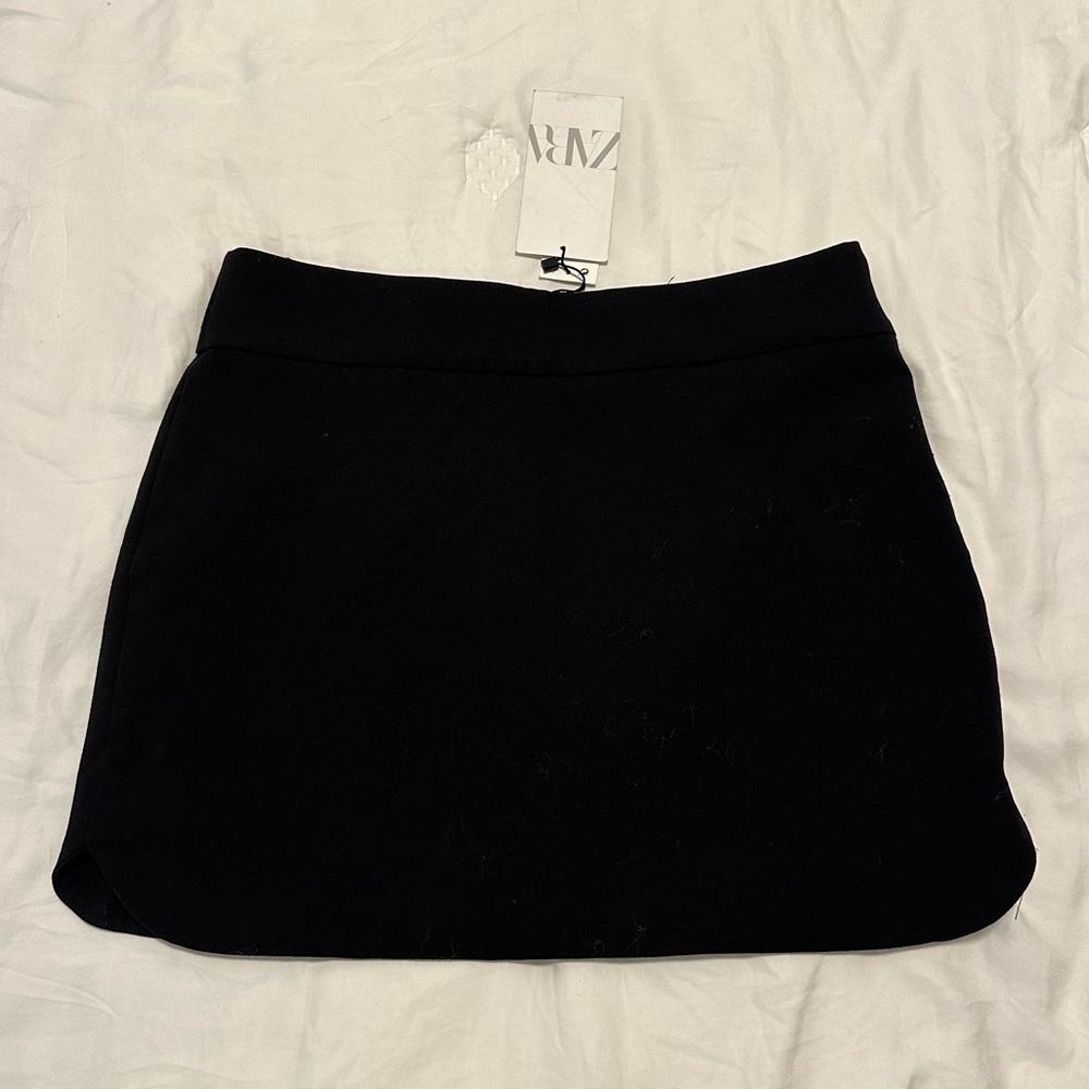 Zara Black Mini Skirt Size Medium NWT